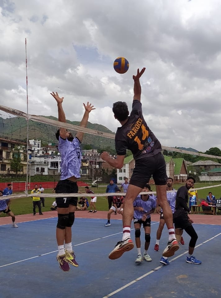 Volleyball League: Makhdoomi, Haveli Chaos register win